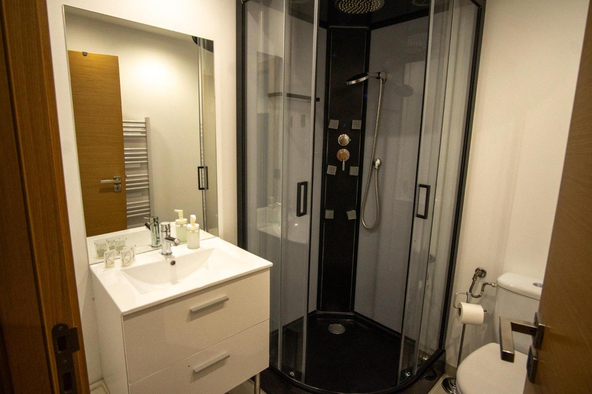 Appartement 1-4 Pers - Proche Paris, Cdg, Grand Paris Arena - A L'Ombre Du Pin "5" Le Pin  Luaran gambar